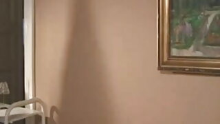 আমেরিকান ছাত্র স্কার্ট মধ্যে মুখ এবং গাধা সঙ্গে একটি সেক্সি বিএফ এইচডি ট্রেন শৈলী উপর একে অপরের